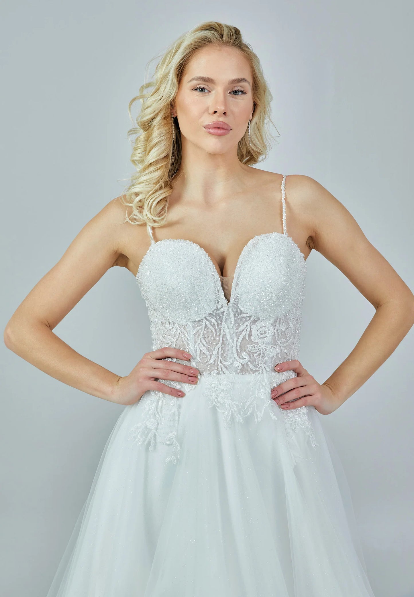 Sleeveless Maxi Tulle Regular Wedding Dress Unit Price: $200