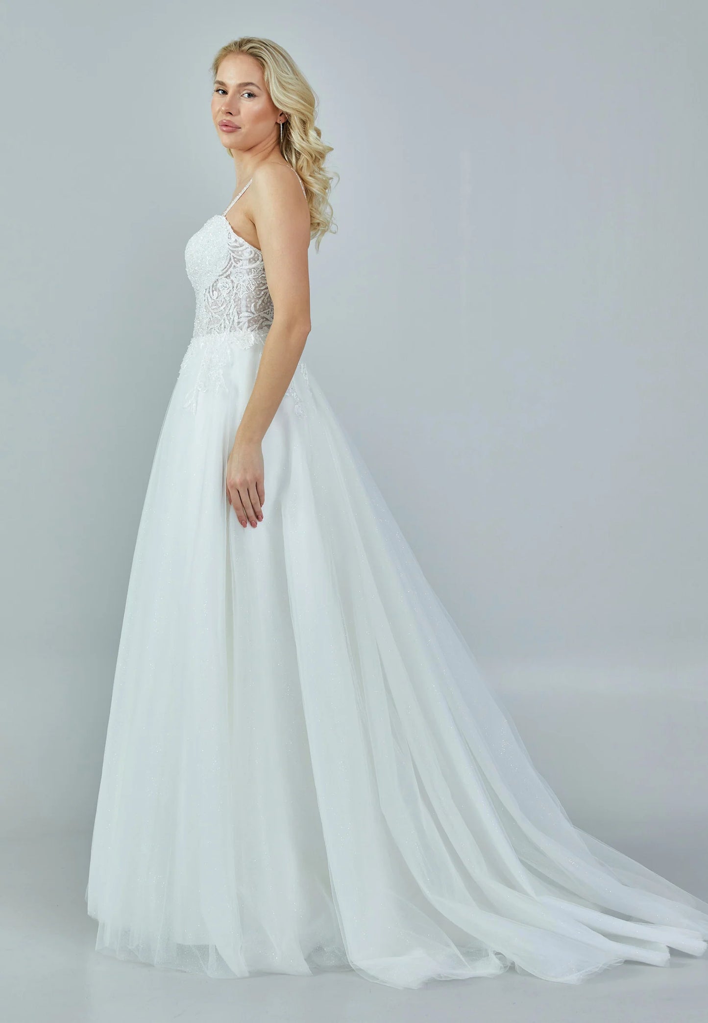 Sleeveless Maxi Tulle Regular Wedding Dress Unit Price: $200