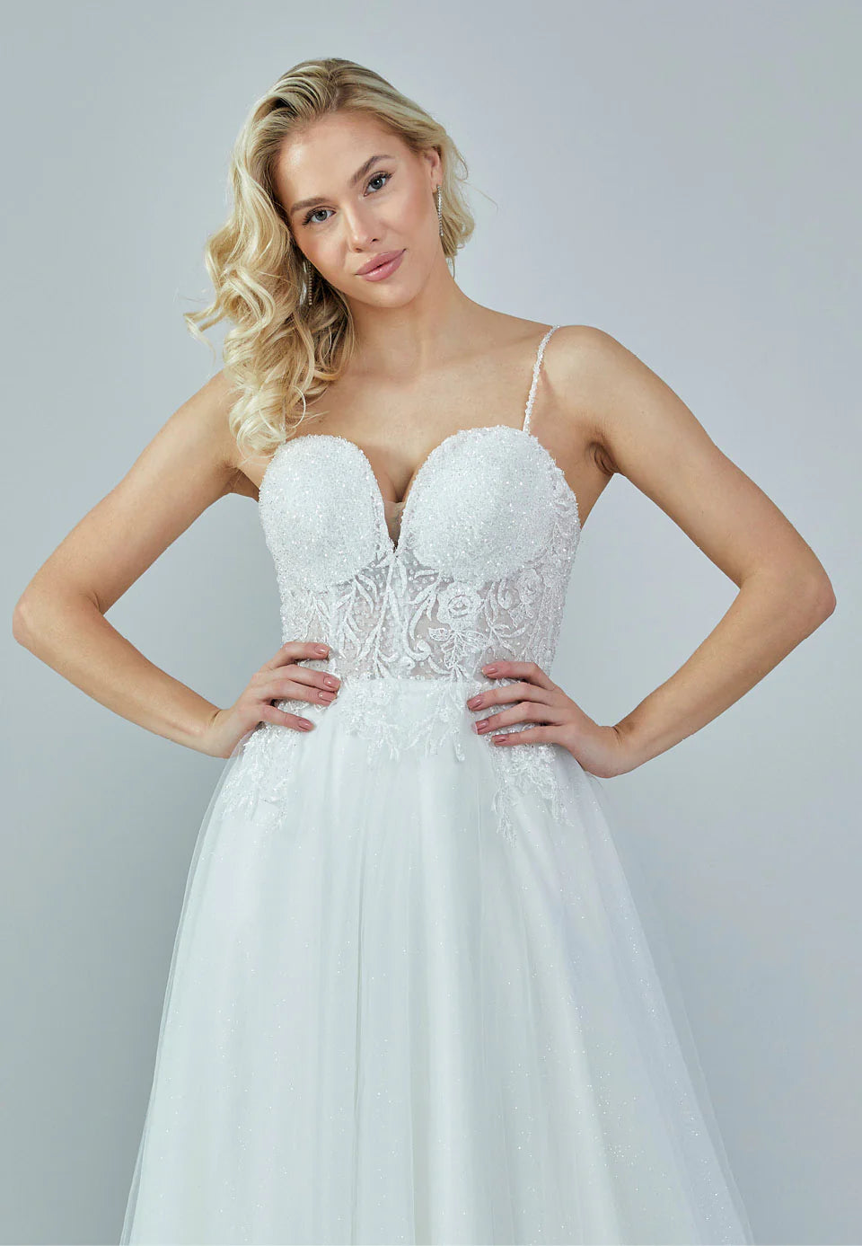 Sleeveless Maxi Tulle Regular Wedding Dress Unit Price: $200