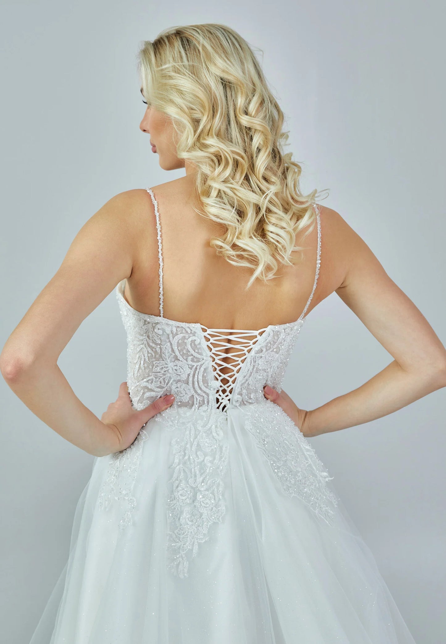Sleeveless Maxi Tulle Regular Wedding Dress Unit Price: $200