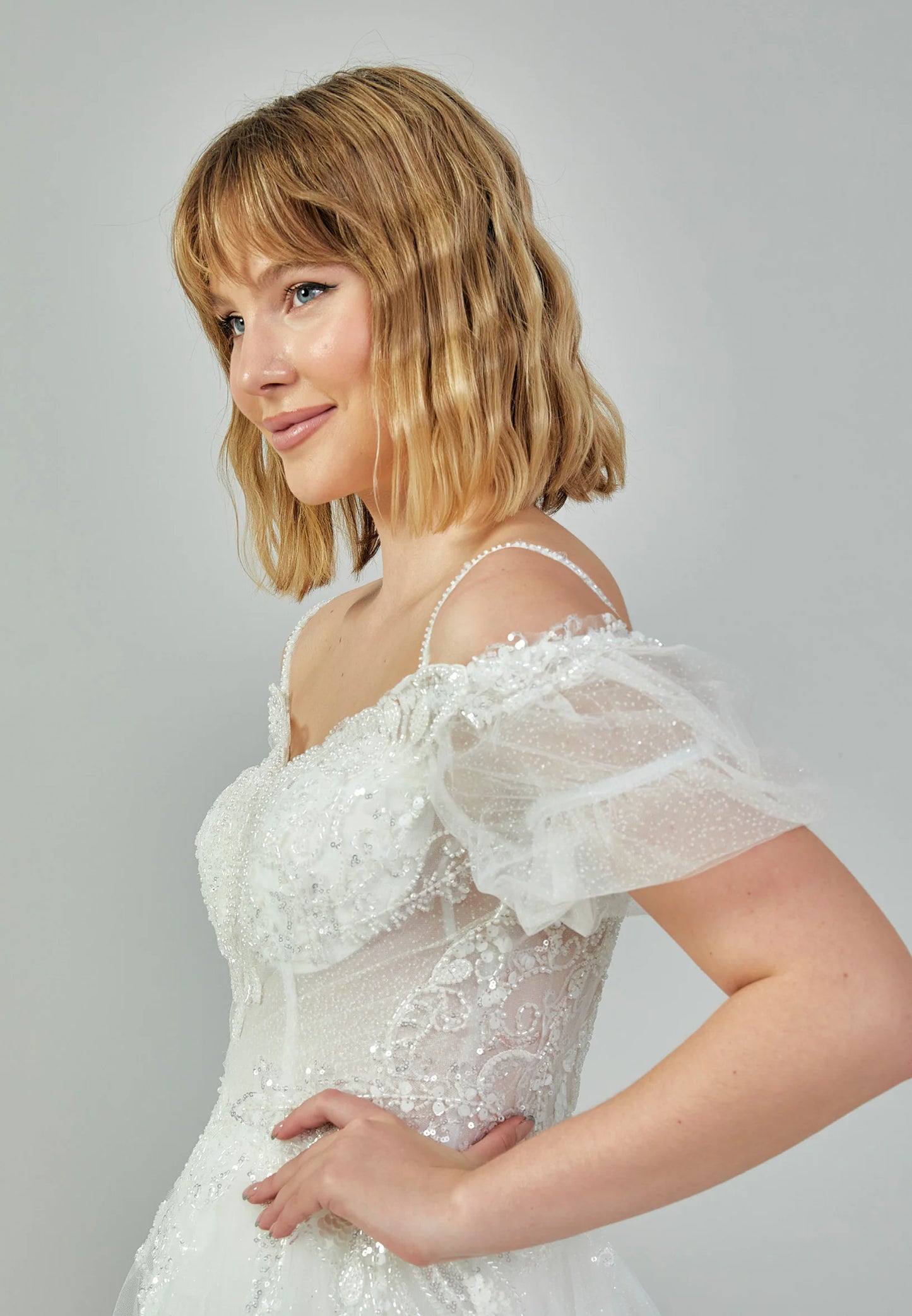 Off Shoulder Maxi Tulle Regular Wedding Dress Unit Price: $200