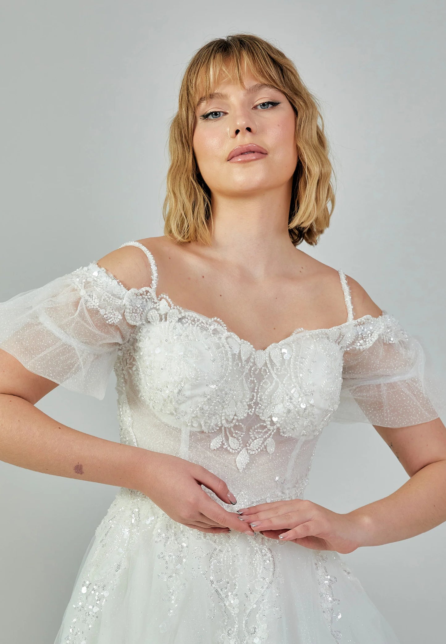 Off Shoulder Maxi Tulle Regular Wedding Dress Unit Price: $200