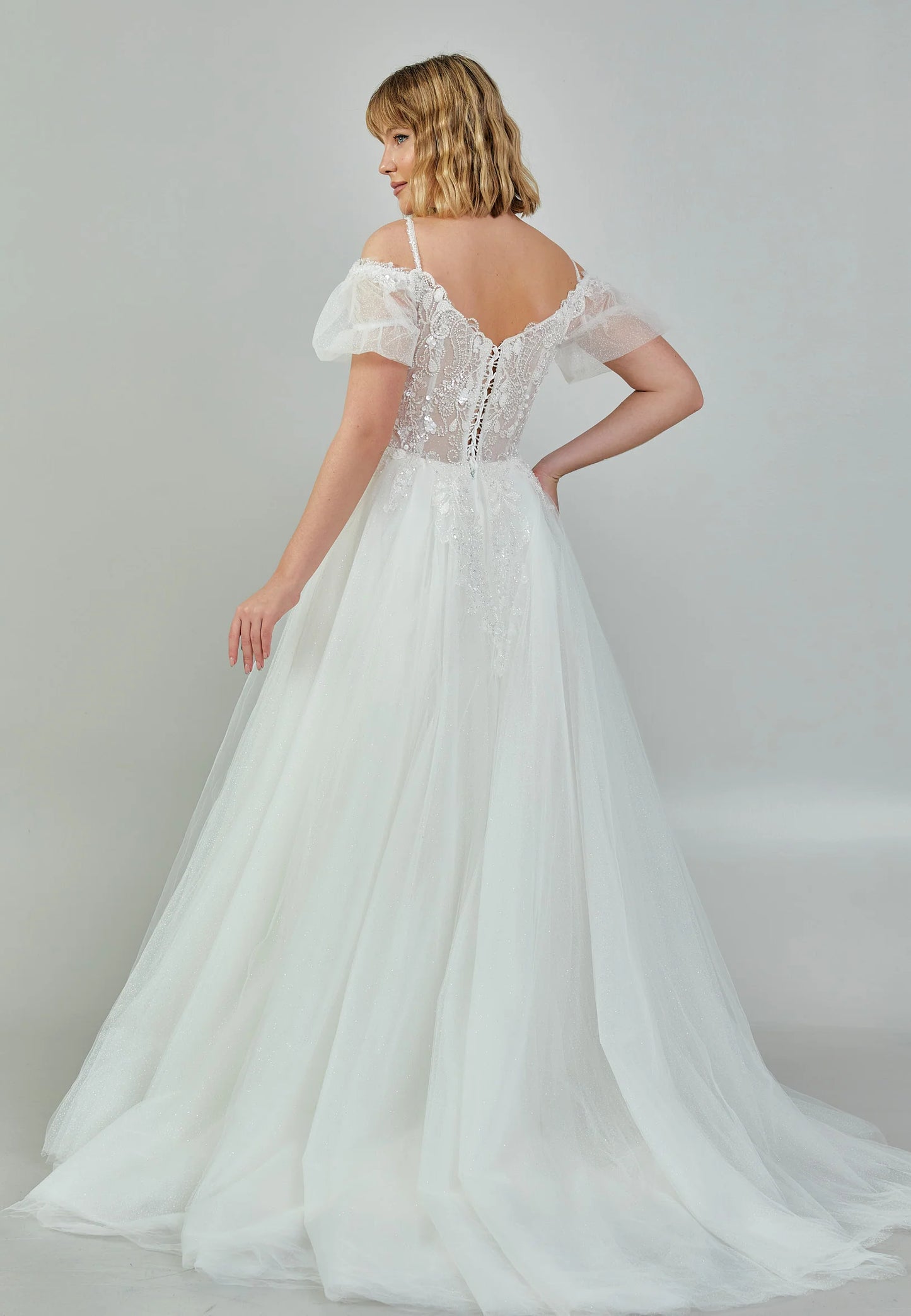 Off Shoulder Maxi Tulle Regular Wedding Dress Unit Price: $200