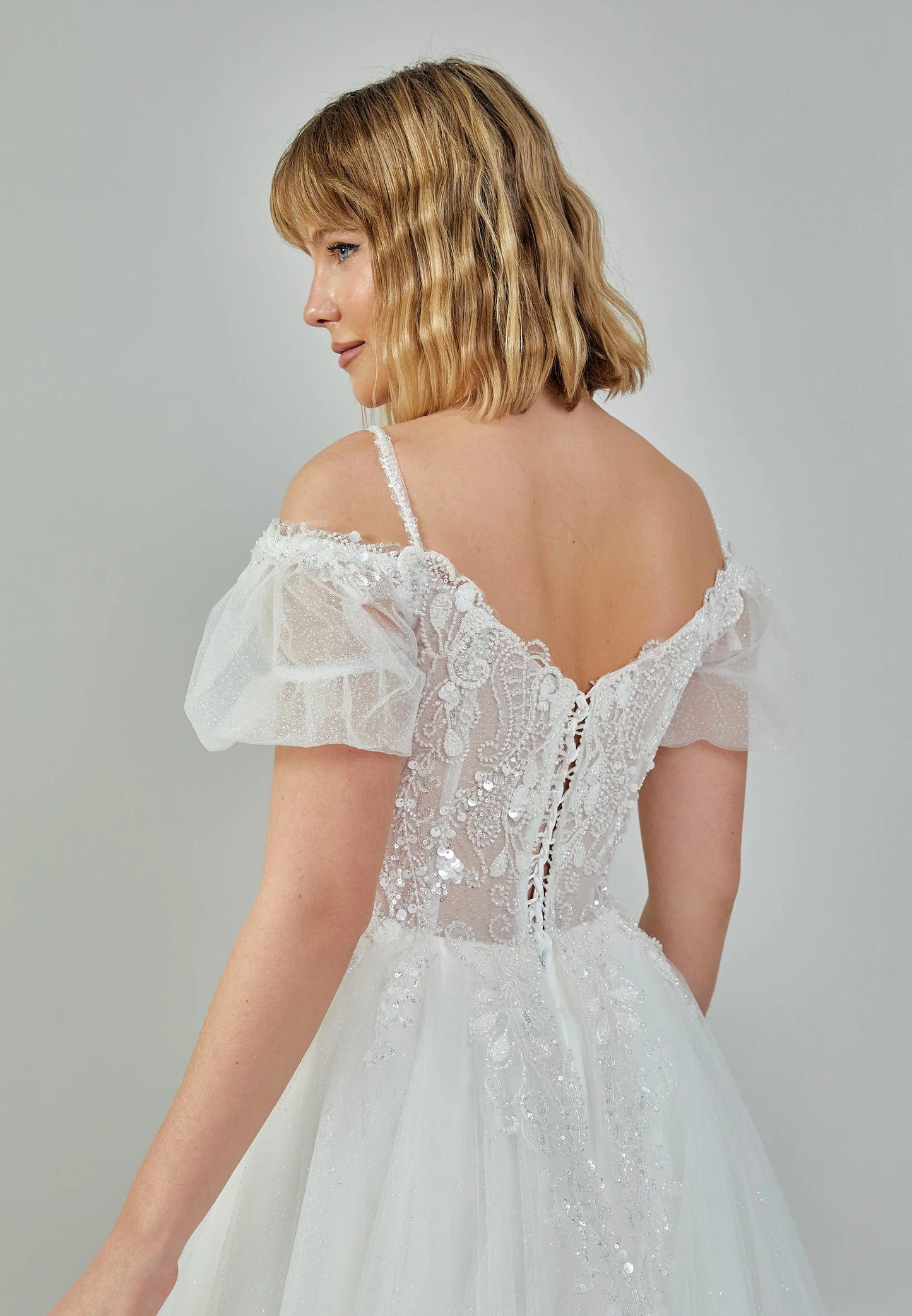 Off Shoulder Maxi Tulle Regular Wedding Dress Unit Price: $200