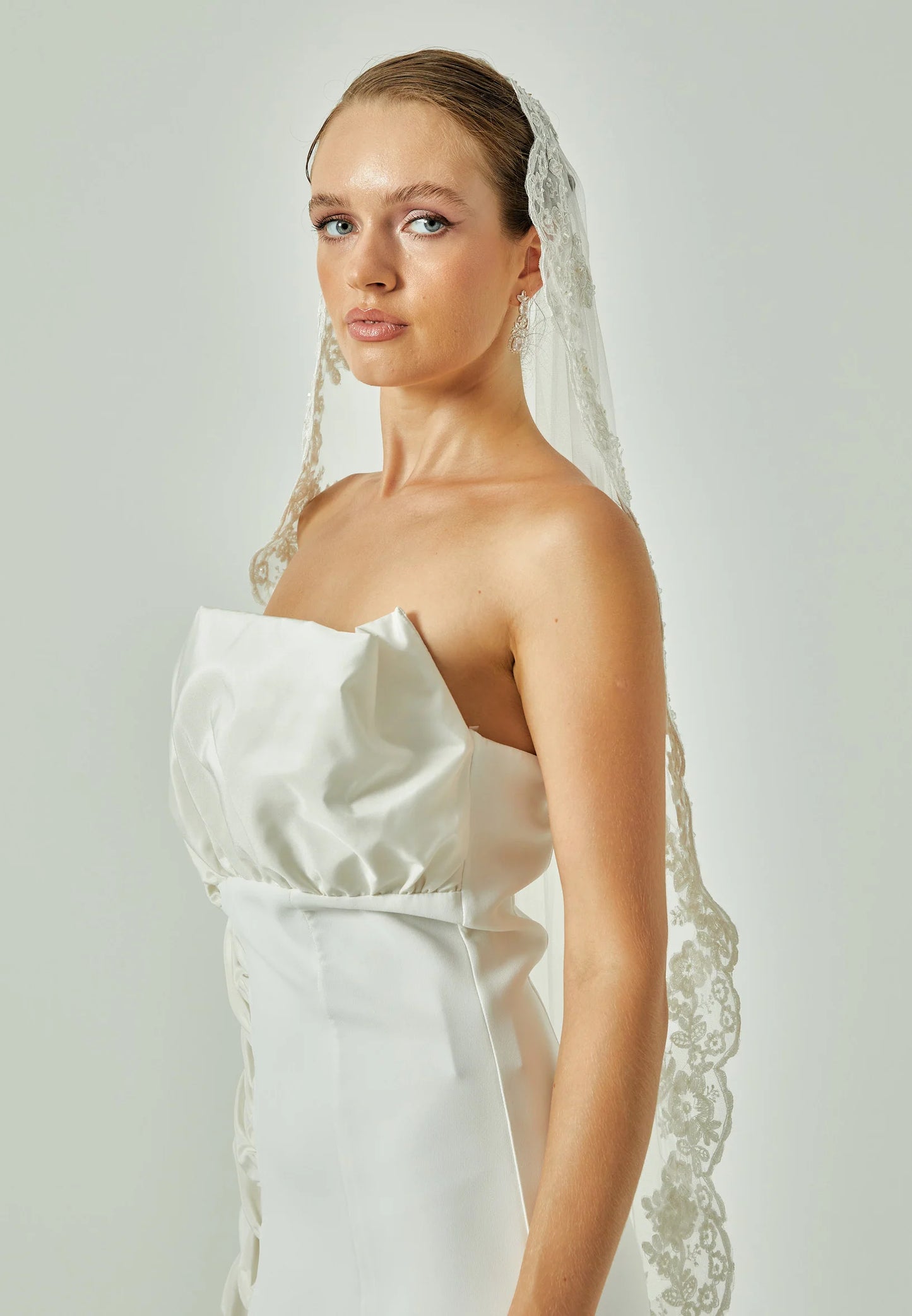 VeilsLace Single Tier Tulle Veil smad172-01 (3 no) Unit Price: $32