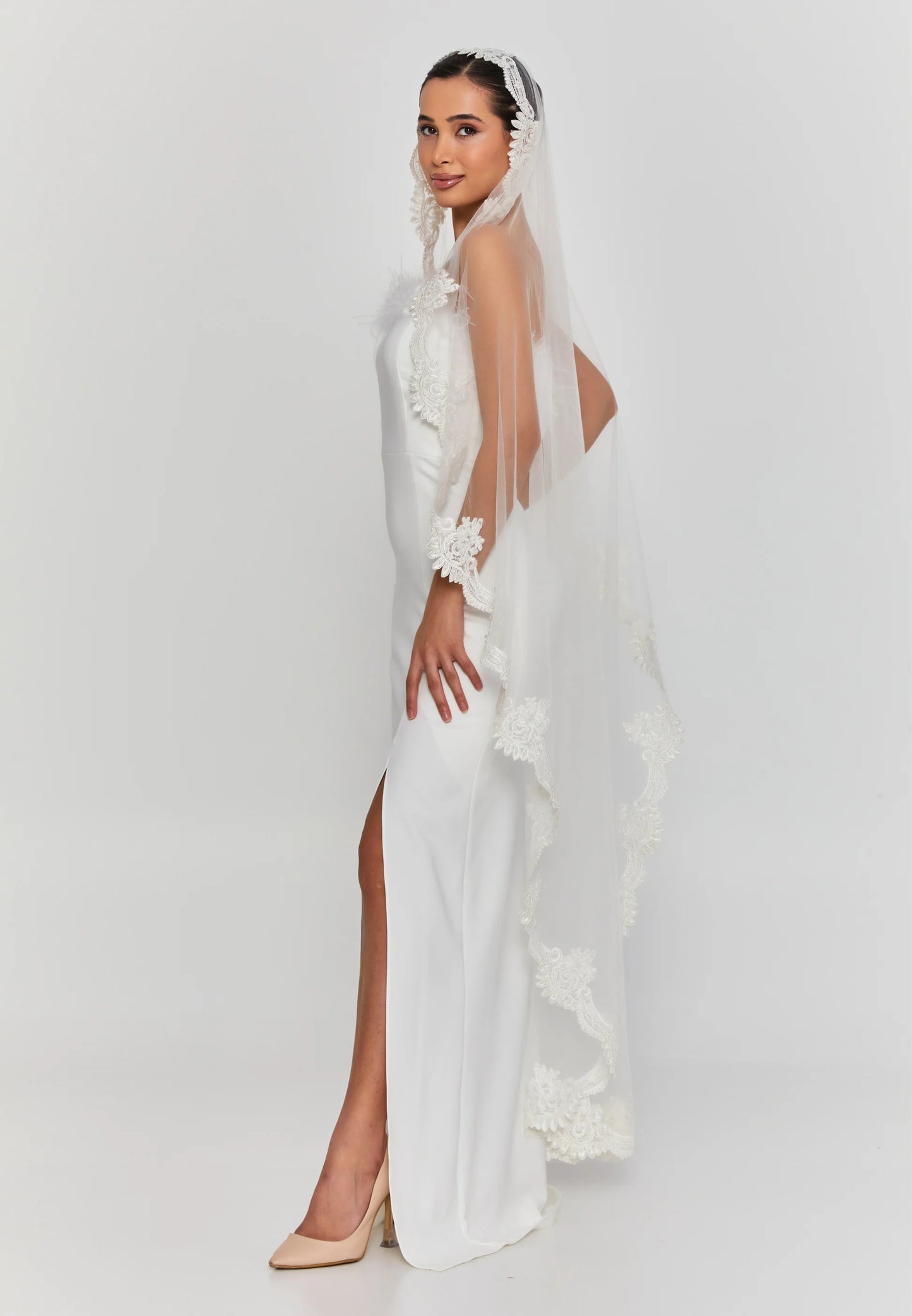 Lace Single Tier Tulle Veil smad151-02 (1,8 no4 Unit Price: $25