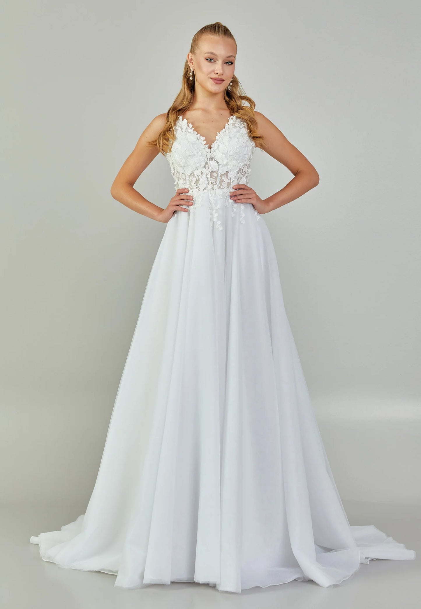 Sleeveless Maxi Tulle Regular Wedding Dress Unit Price: $440