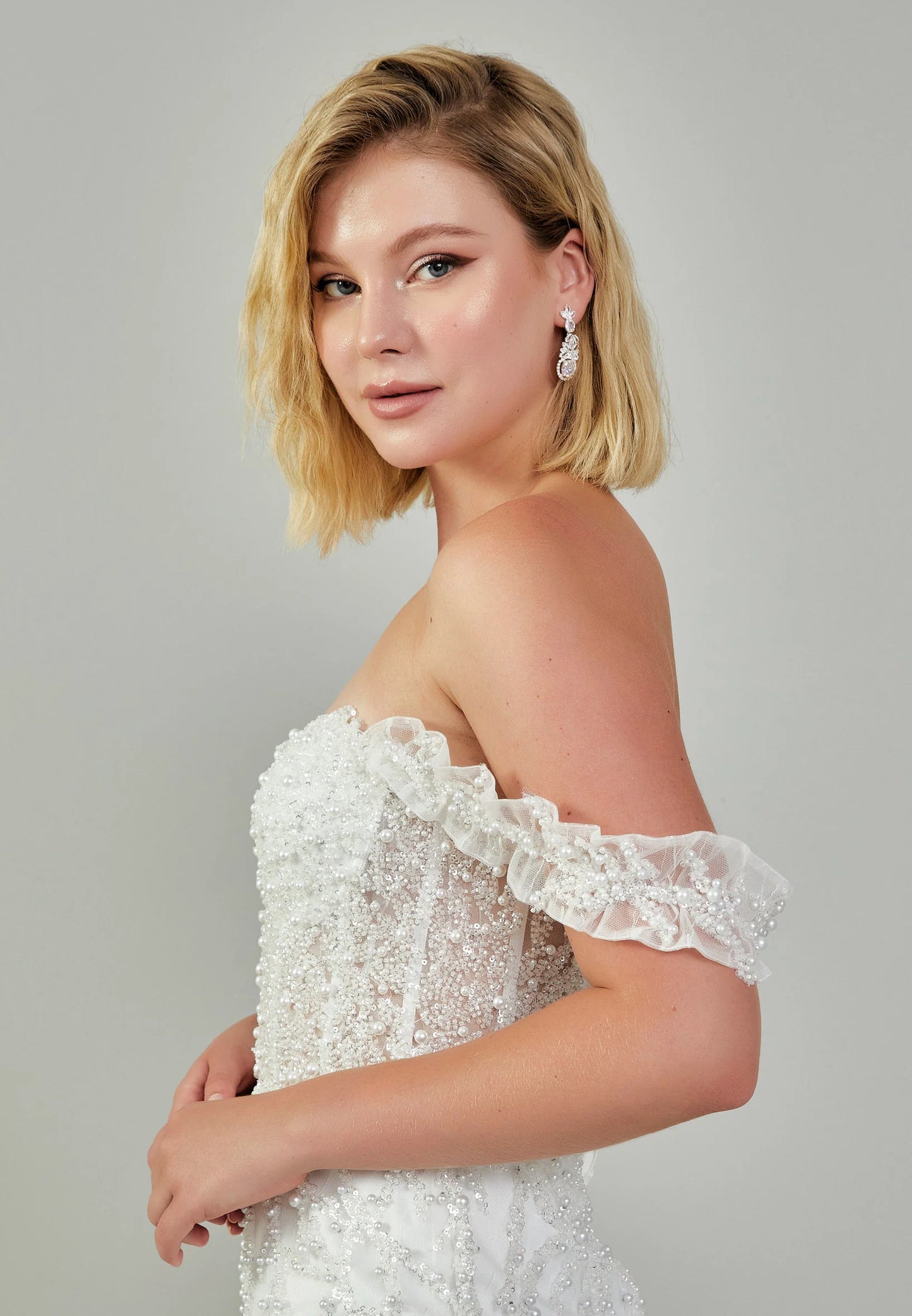 Off Shoulder Maxi Tulle Regular Wedding Dress Unit Price: $440