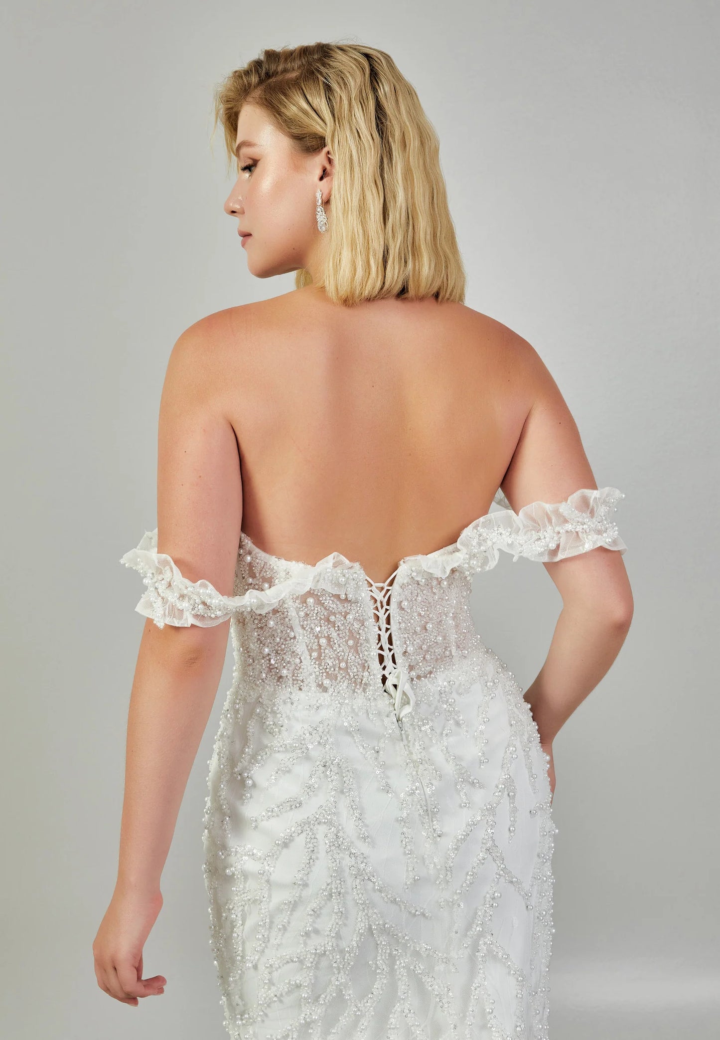 Off Shoulder Maxi Tulle Regular Wedding Dress Unit Price: $440