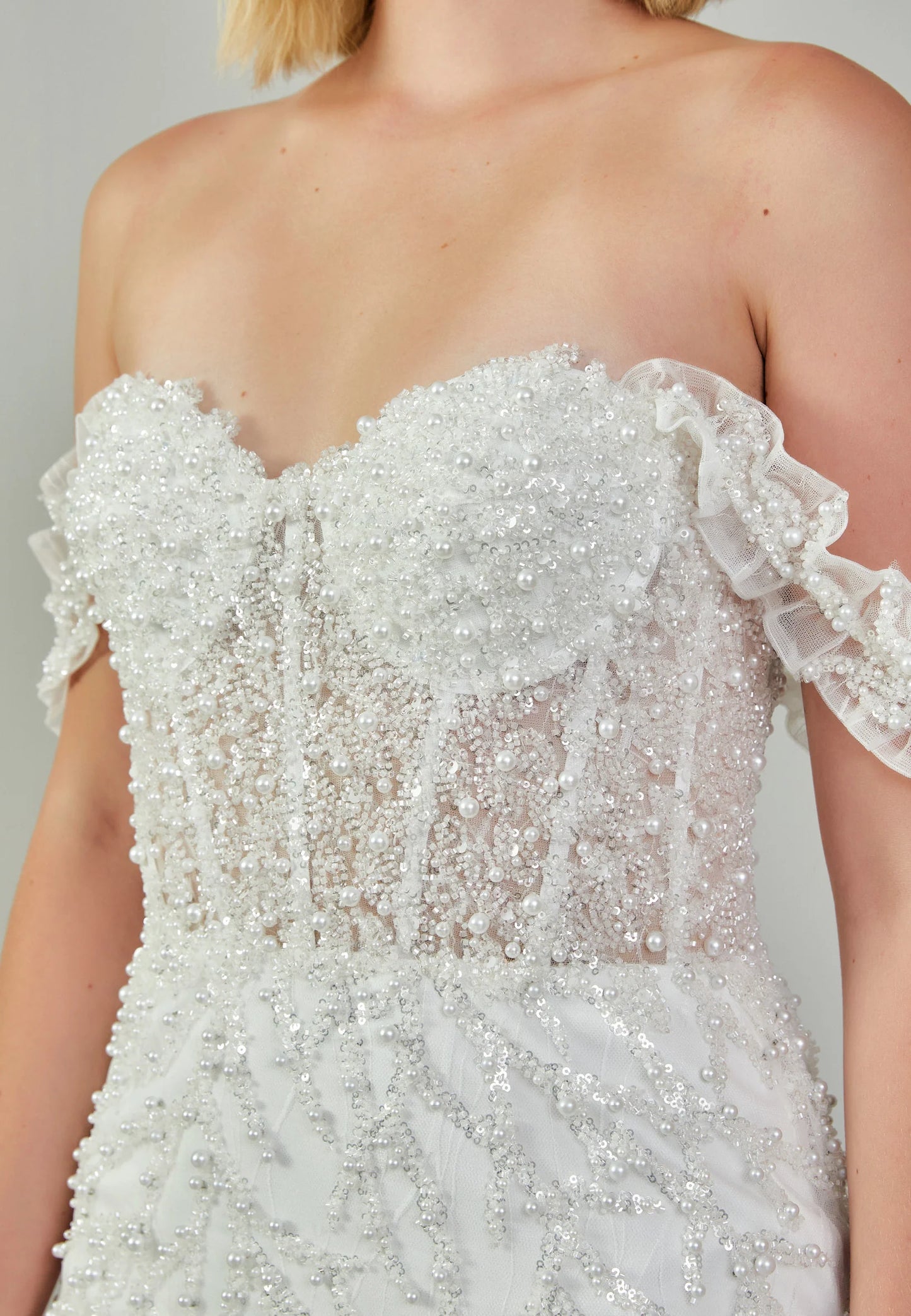 Off Shoulder Maxi Tulle Regular Wedding Dress Unit Price: $440