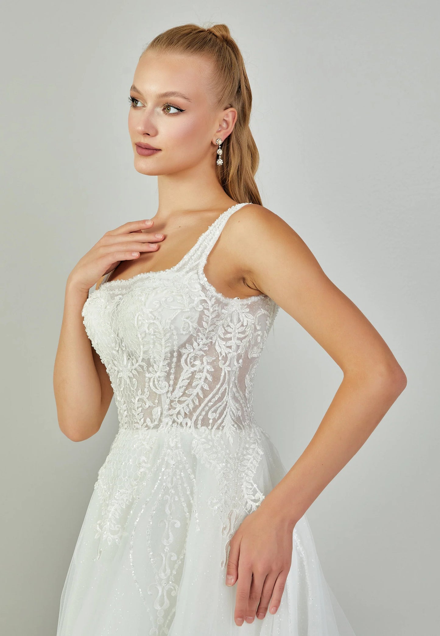 Sleeveless Maxi Tulle Regular Wedding Dress Unit Price: $240
