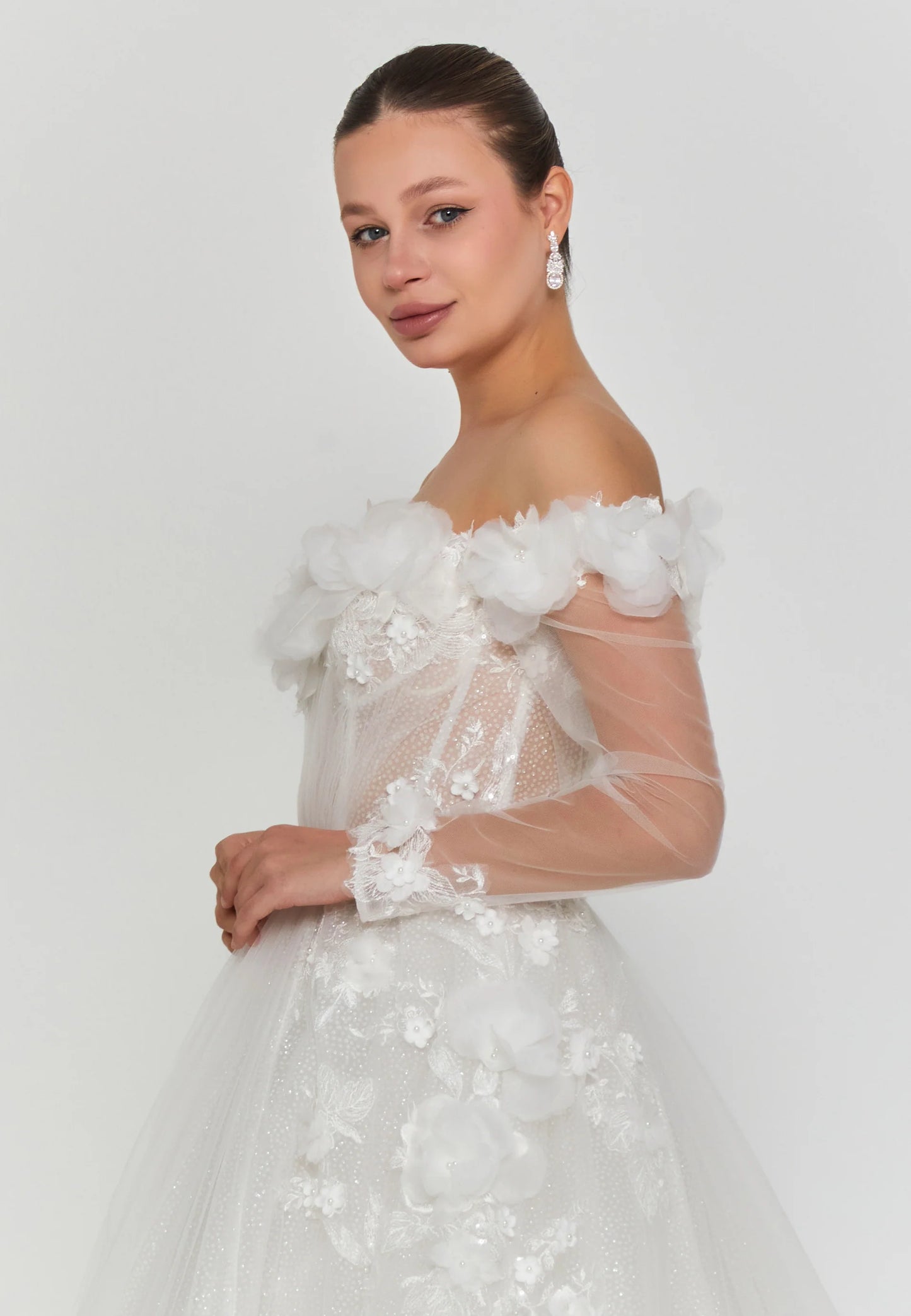 Off Shoulder Maxi Tulle Regular Wedding Dress Unit Price: $380