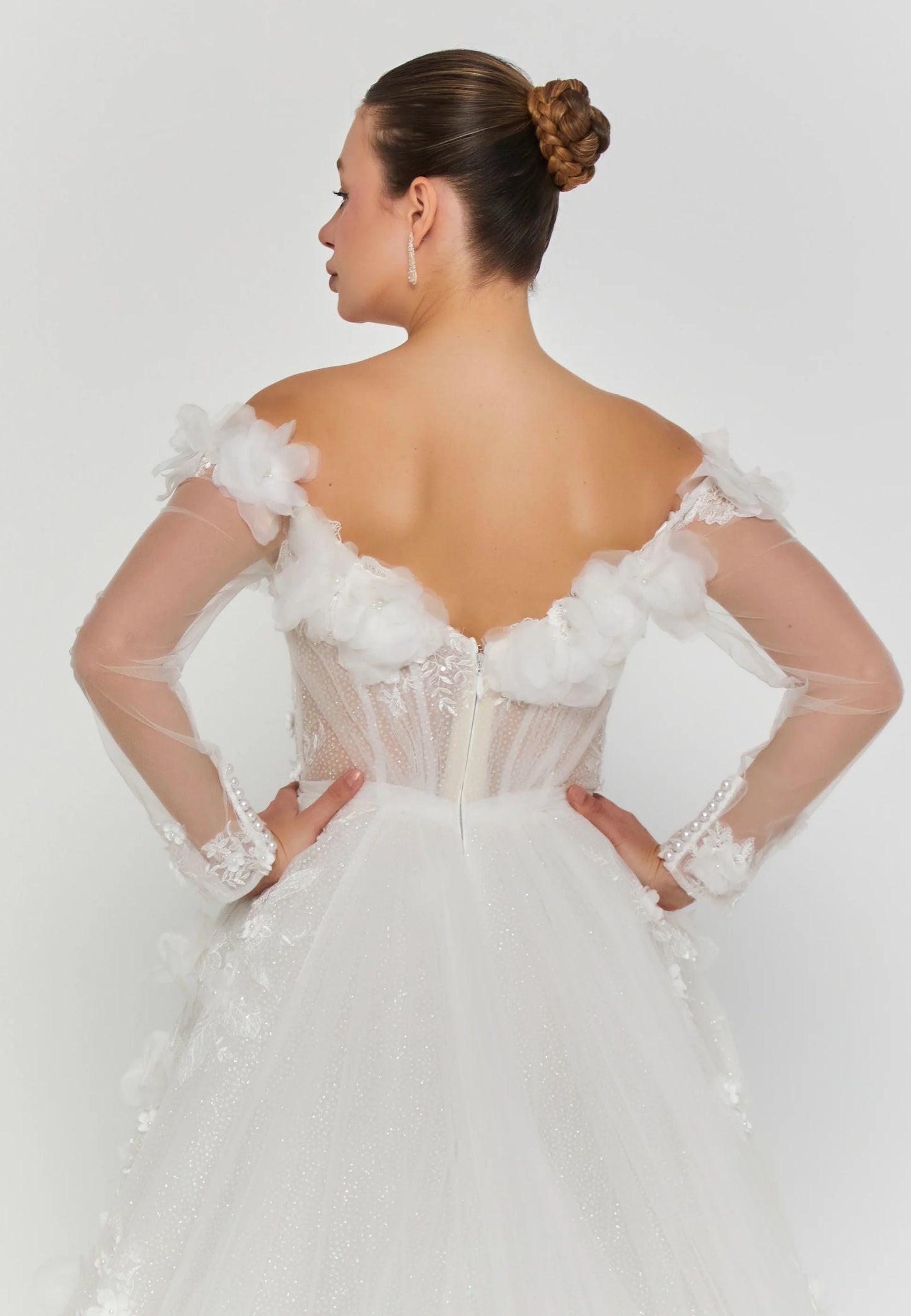 Off Shoulder Maxi Tulle Regular Wedding Dress Unit Price: $380