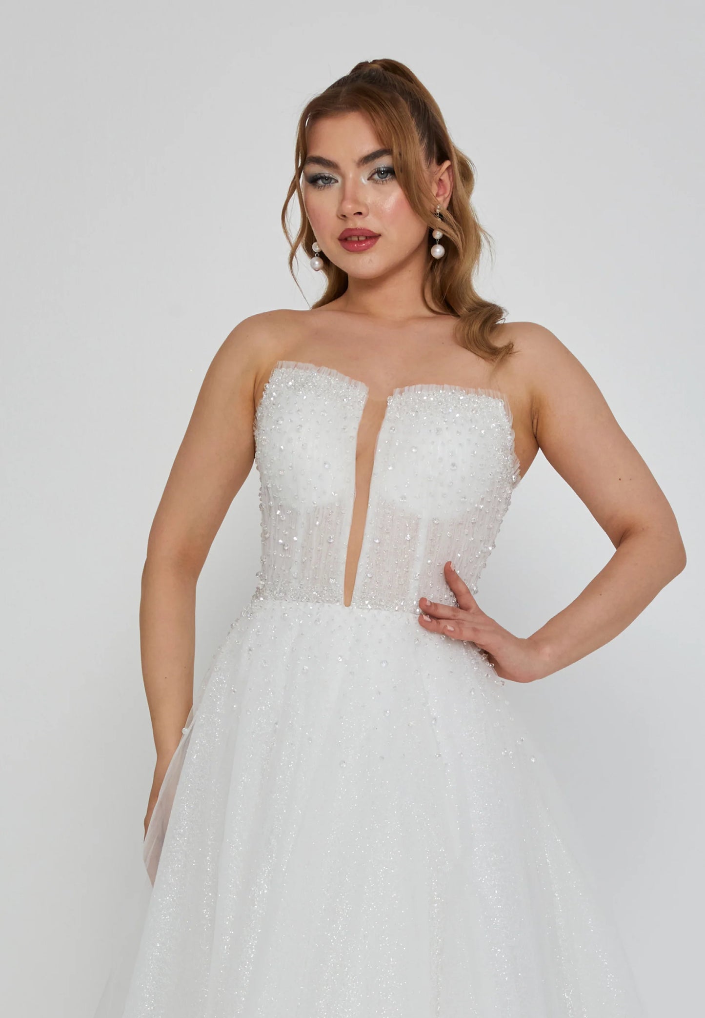 Strapless Maxi Tulle Regular Wedding Dress Unit Price: $440