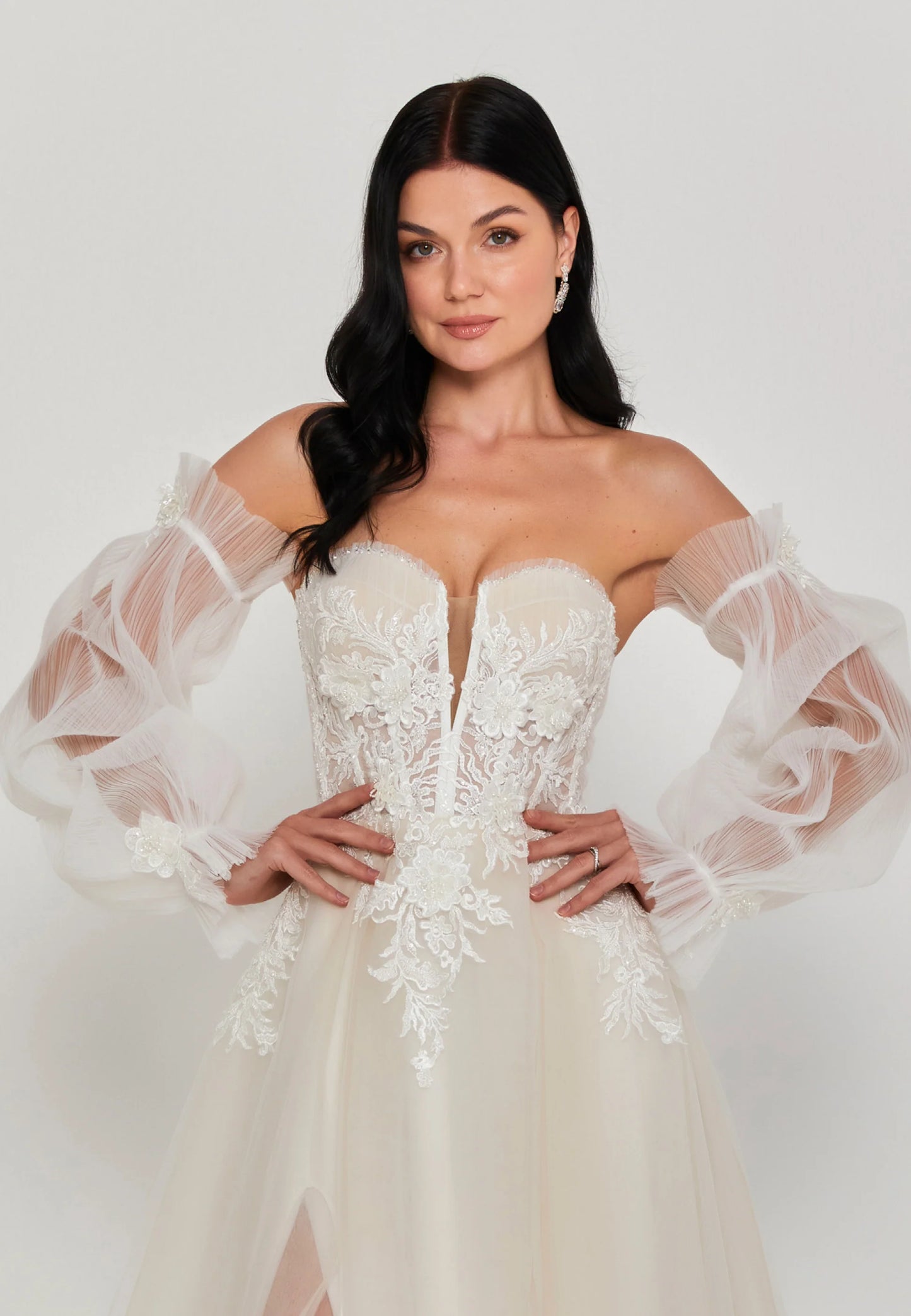 Off Shoulder Maxi Tulle Regular Wedding Dress Unit Price: $440
