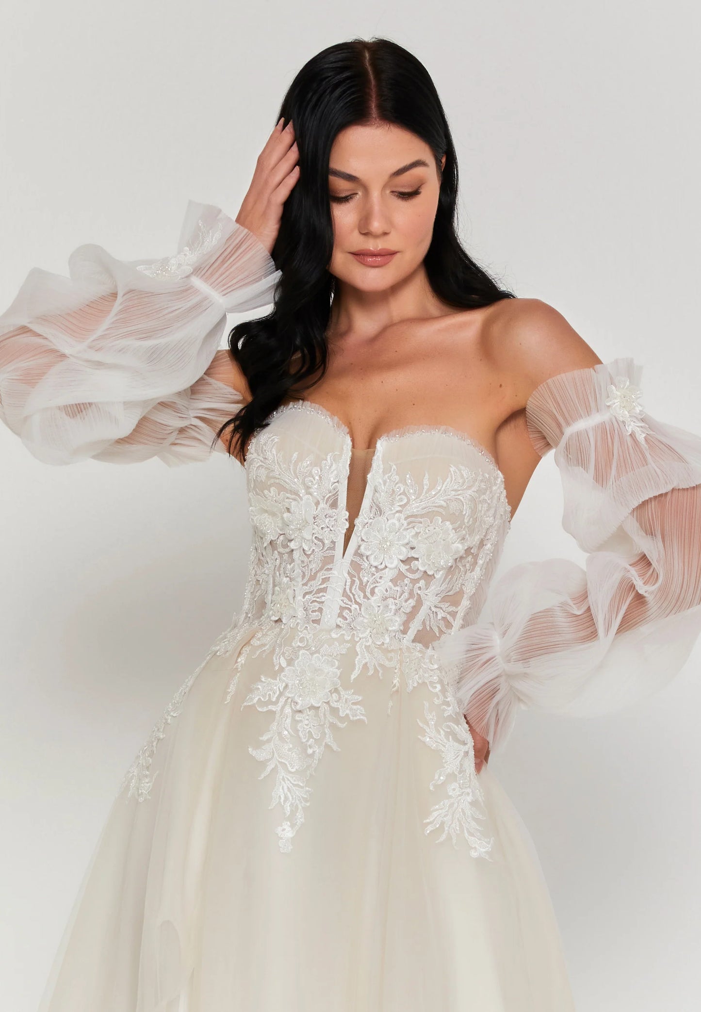 Off Shoulder Maxi Tulle Regular Wedding Dress Unit Price: $440