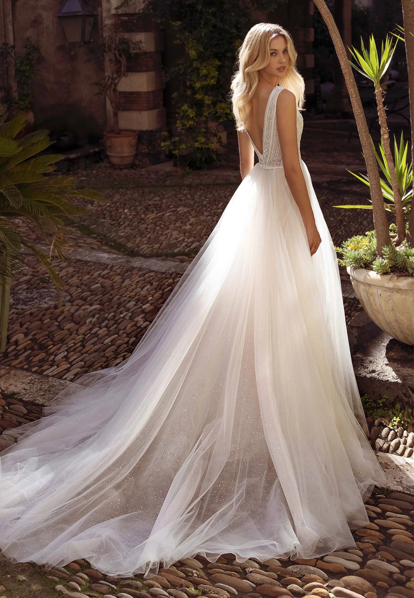 Sleeveless Maxi Tulle Regular Wedding Dress Unit Price: $425