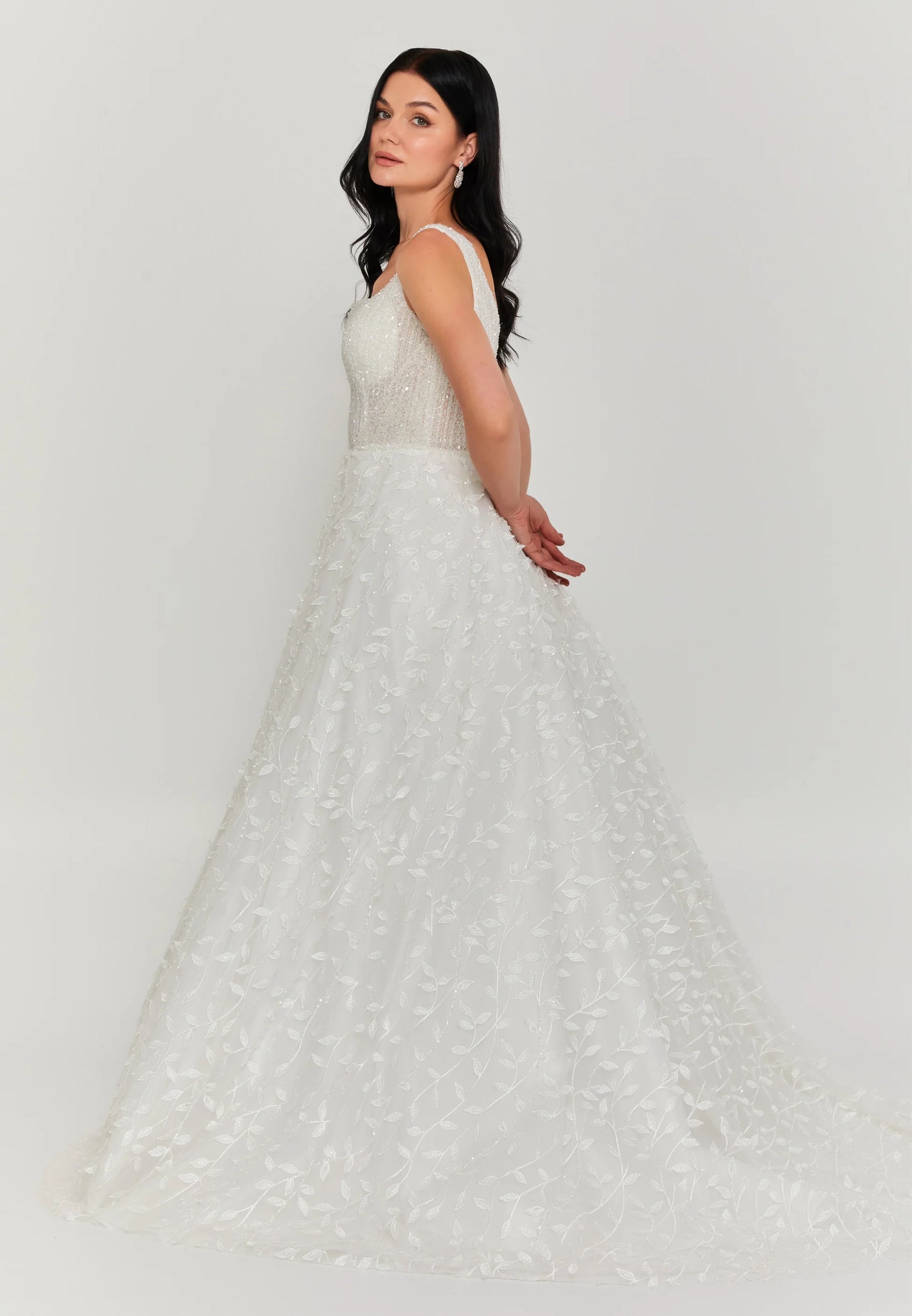 Sleeveless Maxi Tulle Regular Wedding Dress Unit Price: $450