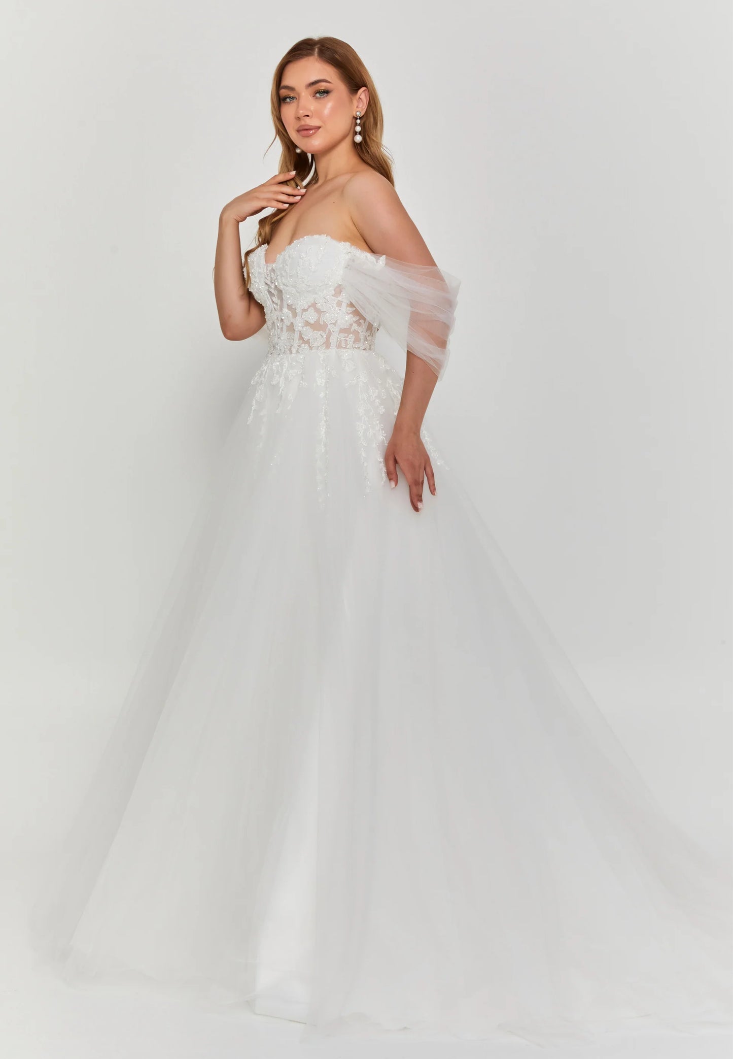 Off Shoulder Maxi Tulle Regular Wedding Dress Unit Price: $500