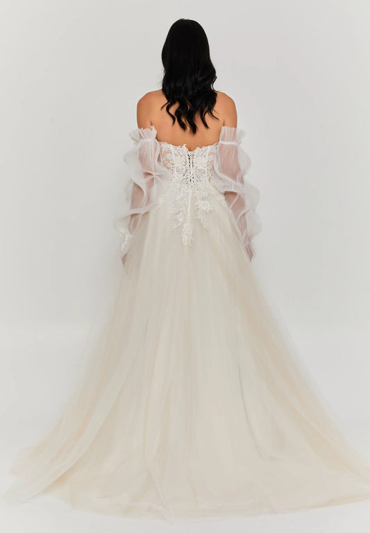 Off Shoulder Maxi Tulle Regular Wedding Dress Unit Price: $440