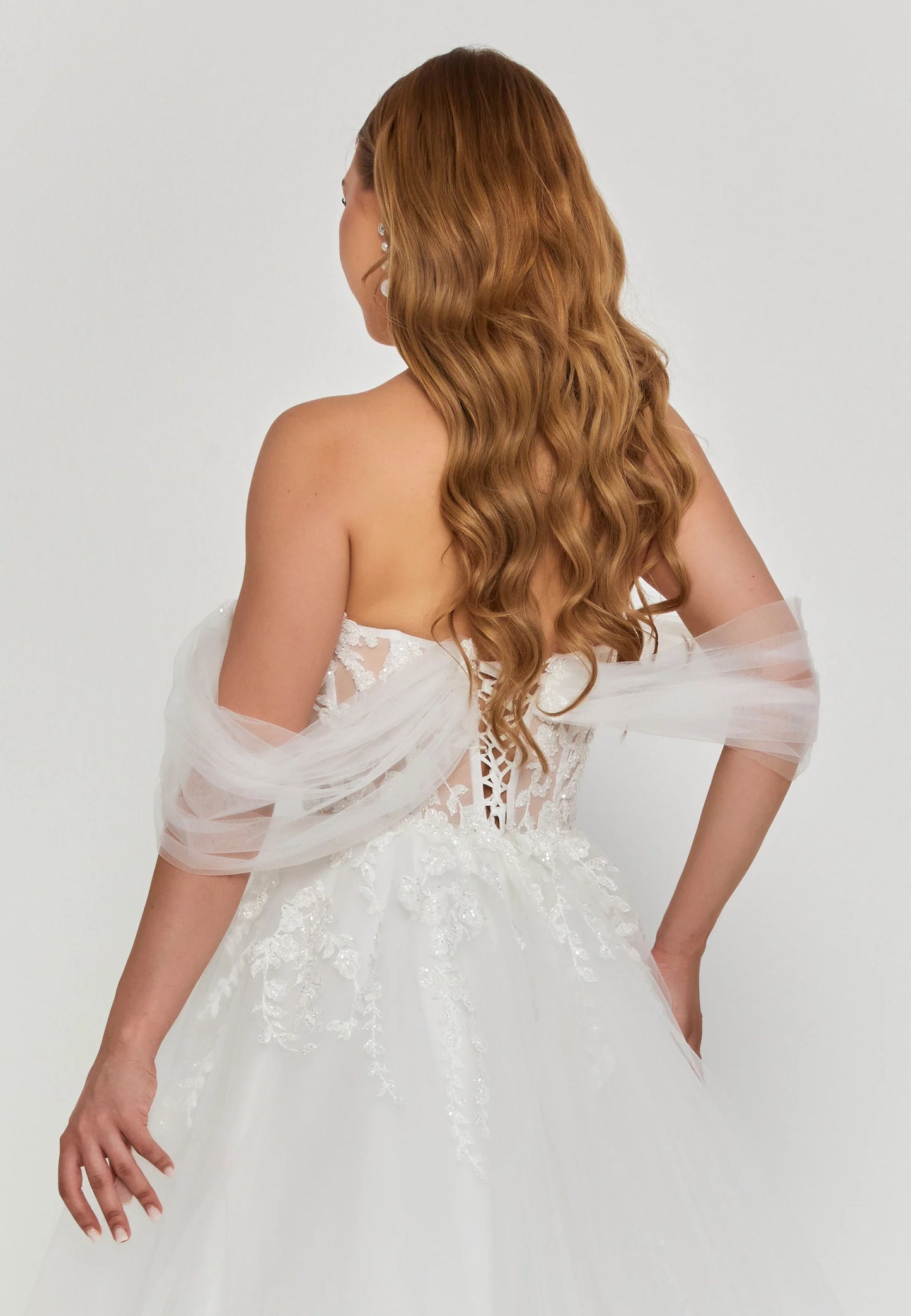 Off Shoulder Maxi Tulle Regular Wedding Dress Unit Price: $500
